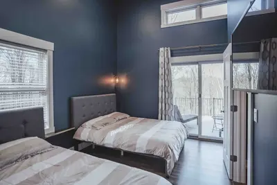 Luxe Haus Lodge - Bedroom 1 2