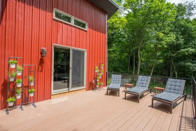 Luxe Haus Lodge - Patio Upper 4