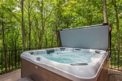 Luxe Haus Lodge - Patio Main 5