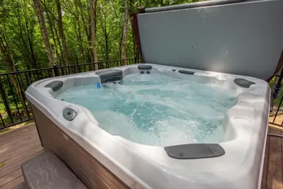 Luxe Haus Lodge - Patio Main 6