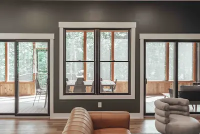 Speakeasy Lodge - Living Room 1 3