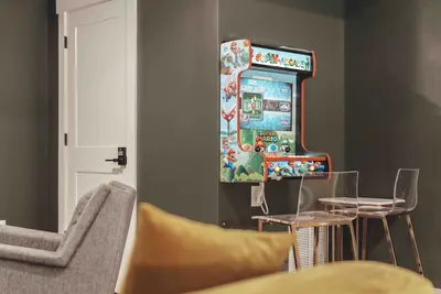 Speakeasy Lodge - Living Room 2 2