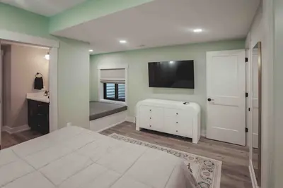 Speakeasy Lodge - Bedroom 2 2