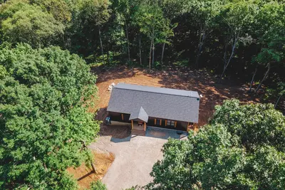 Speakeasy Lodge - Exterior 2