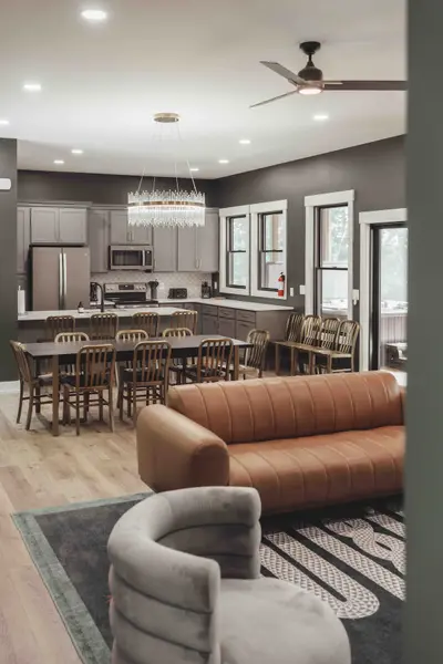 Speakeasy Lodge - Living Room 1 4